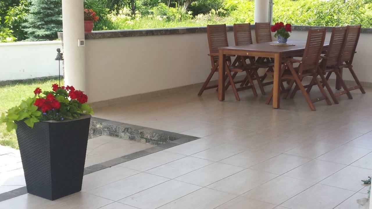 Nina Villa Rab Town Bagian luar foto