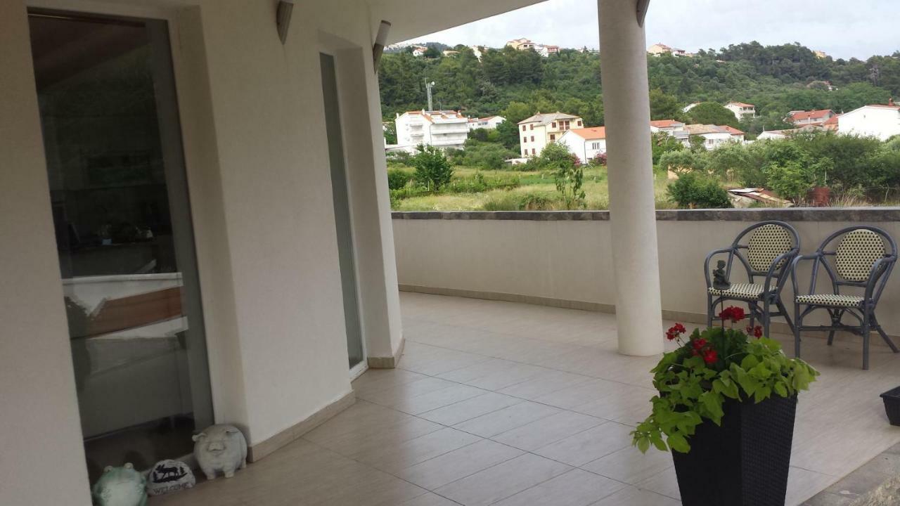 Nina Villa Rab Town Bagian luar foto