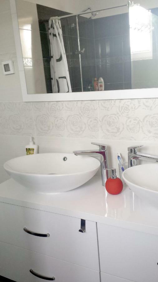 Nina Villa Rab Town Bagian luar foto